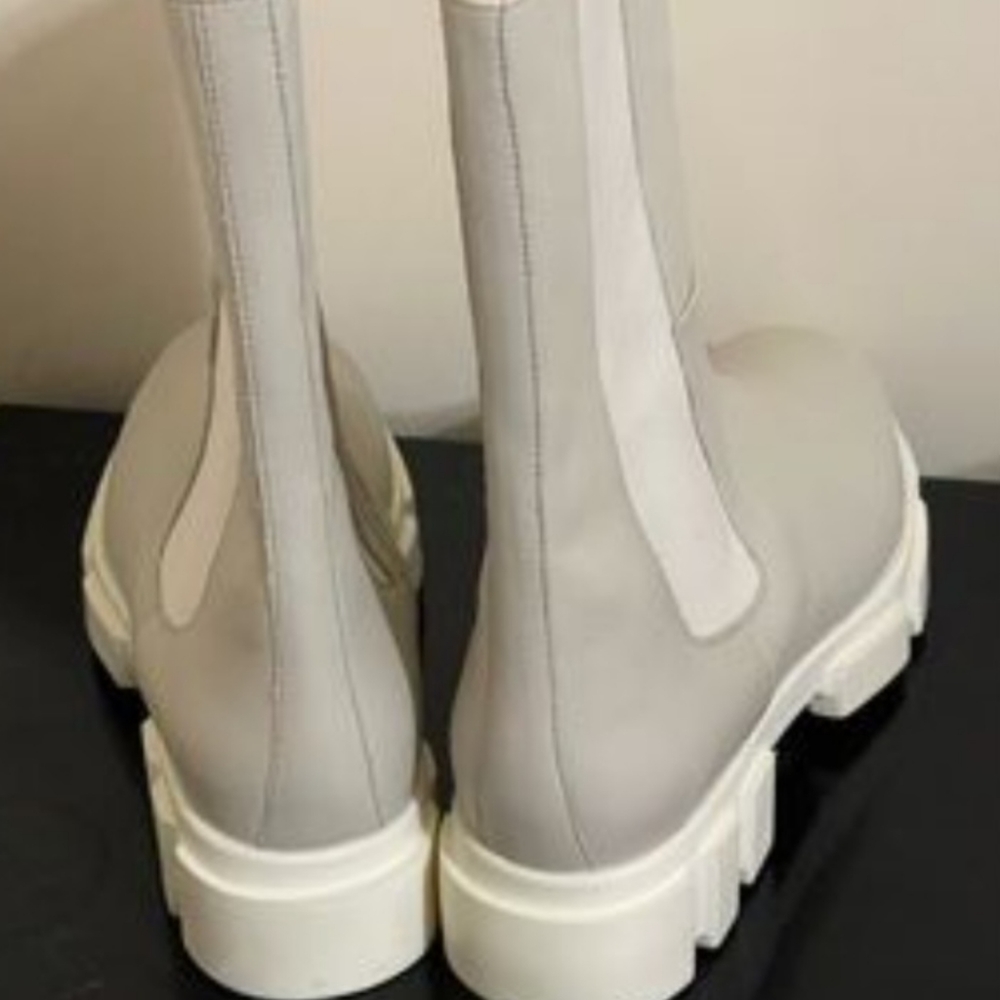 New FREE PEOPLE Women Chelsea Boots size 36